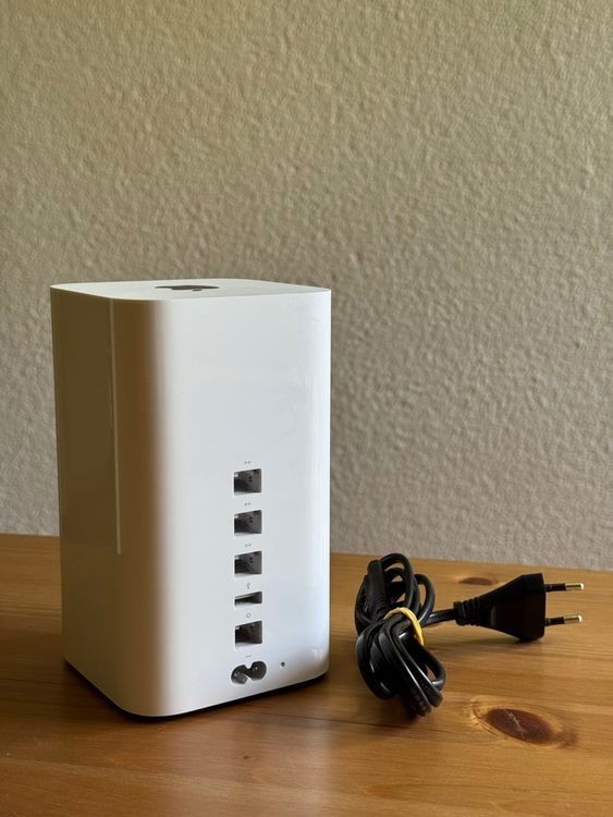 Apple Modem & Router: Original Apple Time Capsule 3TB (5. Gen) – Usato da Oetwil Am See venduto da Freshprince 1