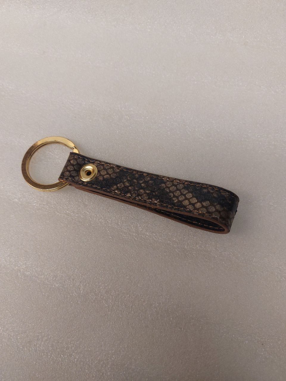 Marc Jacobs Portachiavi: Marc Jacobs snake-print leather key ring – Nuovo (secondo la descrizione) da Pambio Noranco venduto da Pol69 2