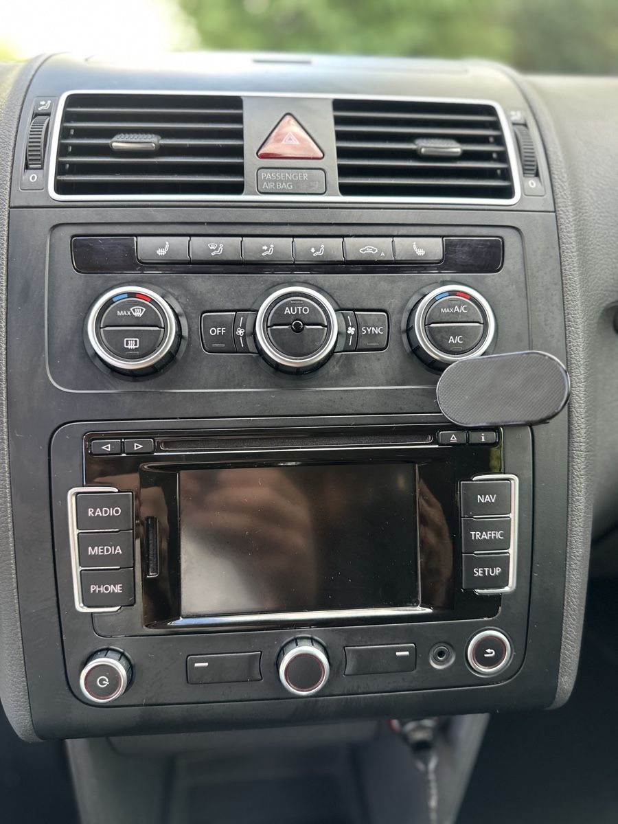 VW Automobili: VW Touran 2.0 Tdi frisch ab MFK – Usato da Fällanden venduto da May-bach 5
