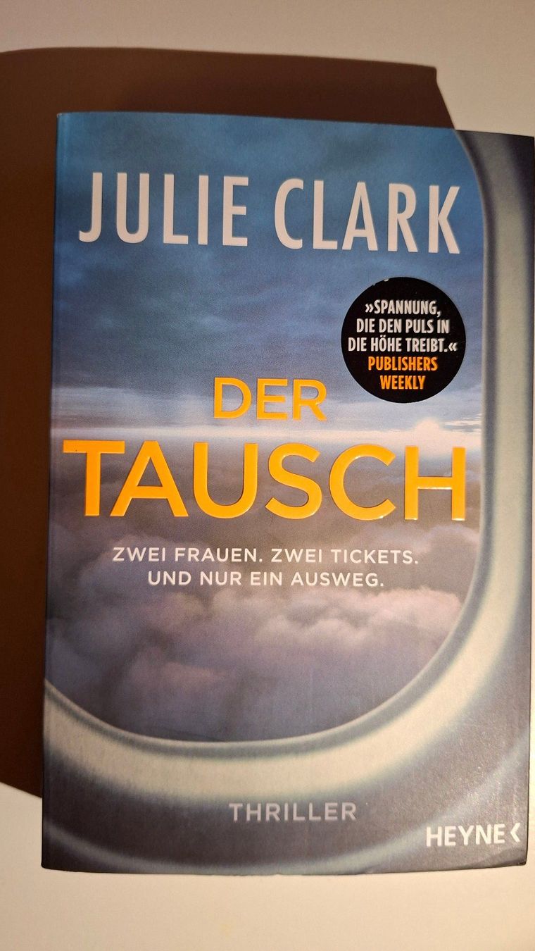 Libri: Julie Clark: Der Tausch – Usato da Dietikon venduto da Buchantiqdietikon