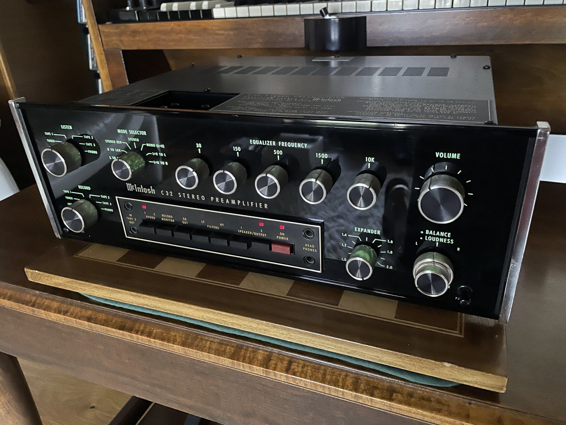 McIntosh Verstärker: McIntosh Vorverstärker C32 – Gebraucht aus Herbligen von Clancy5