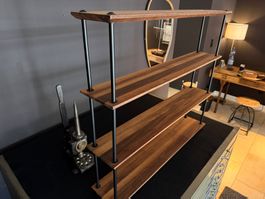 Design Regal Nussbaum massiv handgefertigt Schweiz