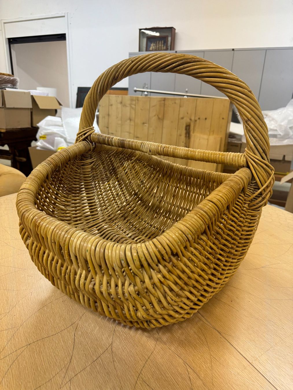 Altro in Antiquarato & Arte: Large Antique Primitive Splint Oak Gathering Basket - – Usato da Gsteig b. Gstaad venduto da Auctionly 1