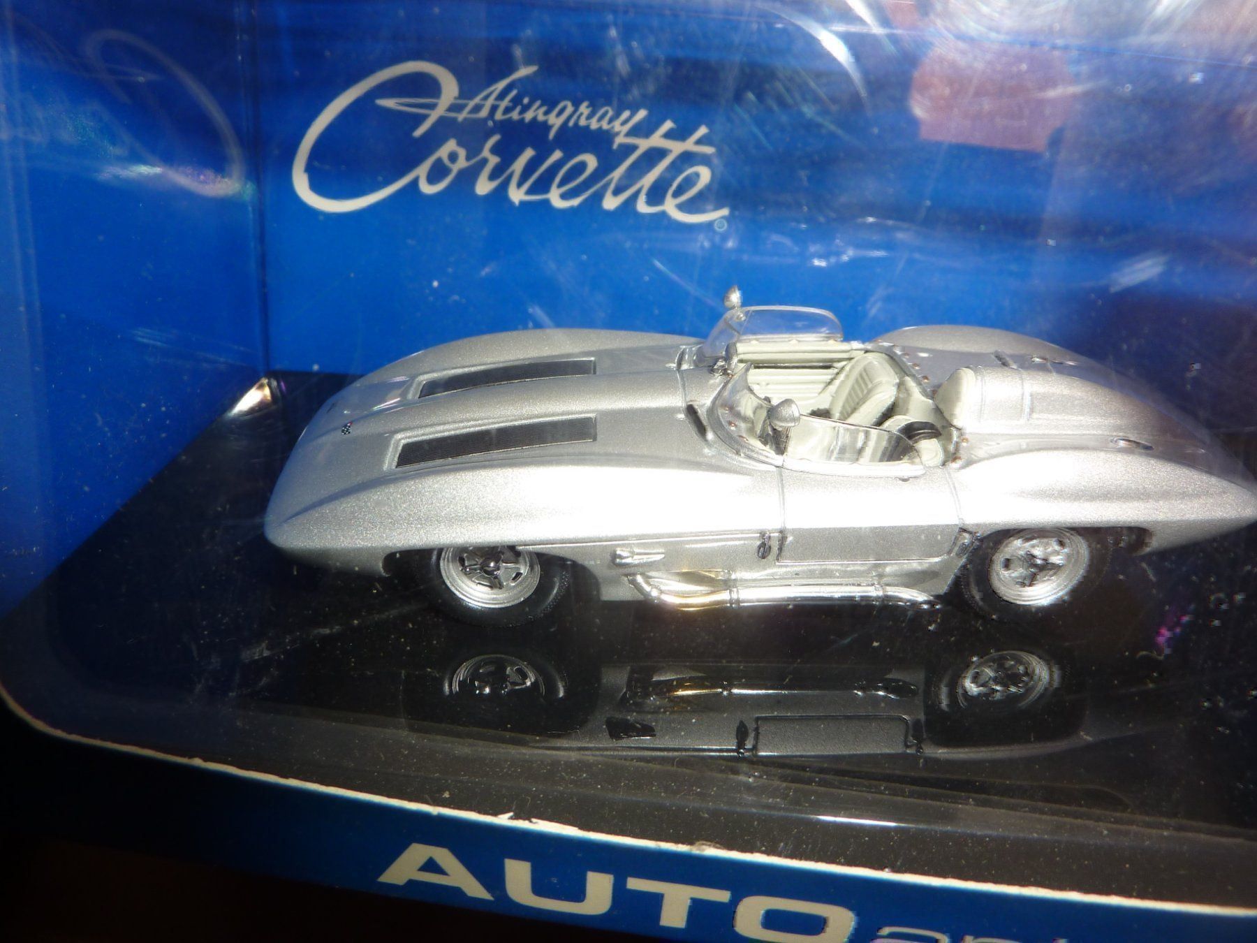 Autoart Voitures modèles: CORVETTE – Neuf avec emballage d'origine à Balsthal par bouteliee