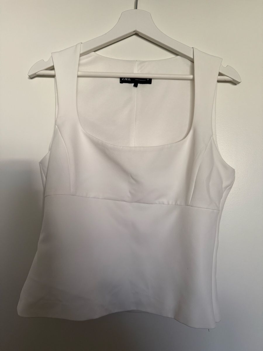 Zara Top: White Zara Top, size L, excellent condition. – Nuovo (secondo la descrizione) da Uster venduto da Ehol01