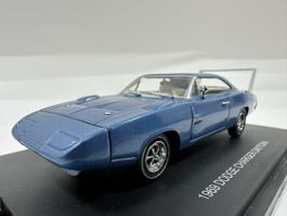 1969 Dodge Charger Daytona 1:43, NEU inkl. OVP, UNIV.HOBBIES