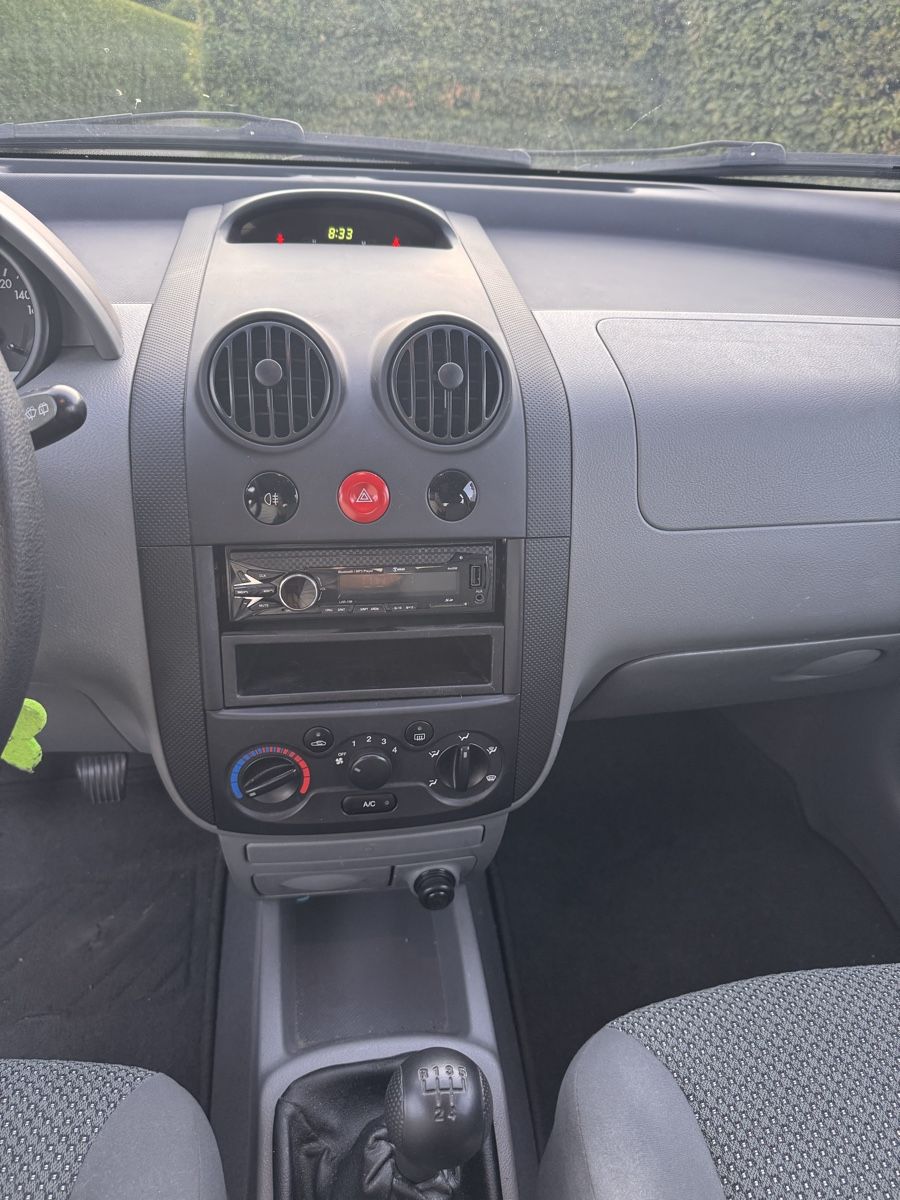 Daewoo Autos: Daewoo Kalos 1.4 hellgrau 59‘508Km – D'occasion à Hombrechtikon par UHR-Macher 6