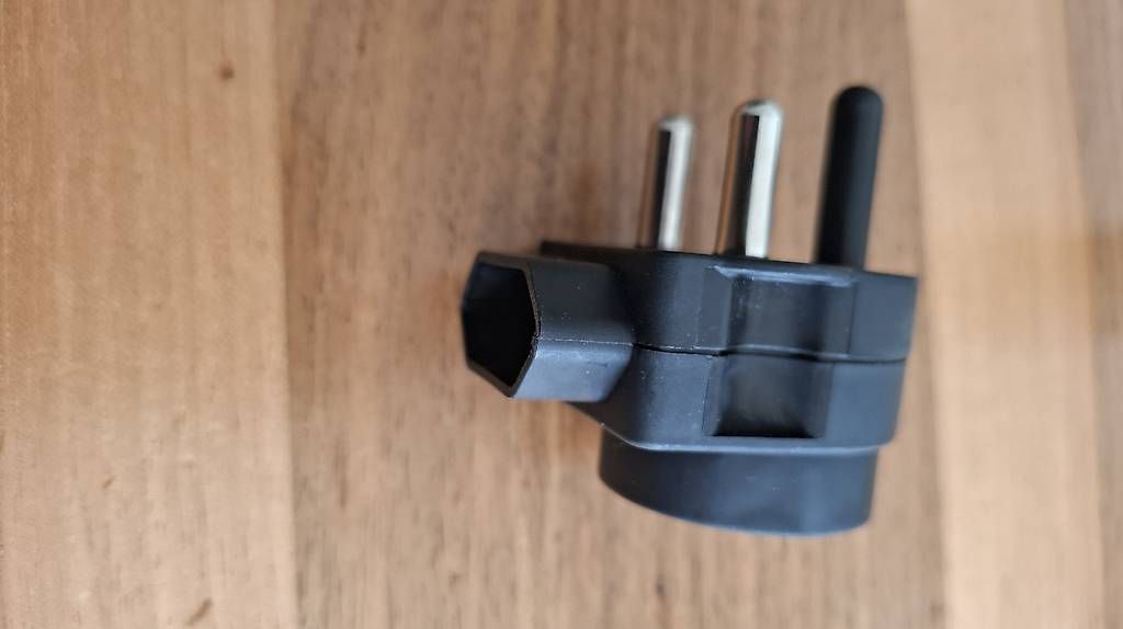 Unità & Adattatore: Stecker Adaptor Typ D und M – Usato da Rupperswil venduto da Orest 1