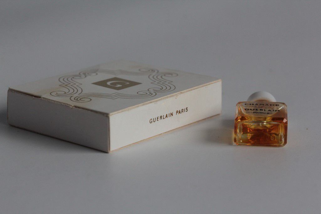 Guerlain Profumi & Eau de Toilette: GUERLAIN Flacon miniature Chamade – Usato da Vandoeuvres venduto da Dom-Tom 3