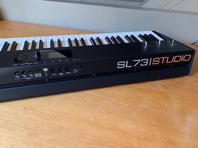 Strumenti musicali: Studiologic SL 73 inc plateau metal – Usato da Begnins venduto da yin_2k7m 1