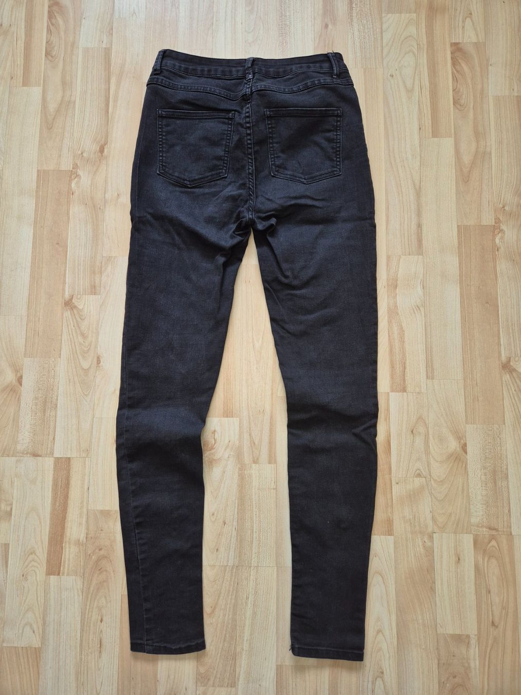 Pantaloni: Schwarze Hose – Usato da Bonaduz venduto da lau_kn5v 1