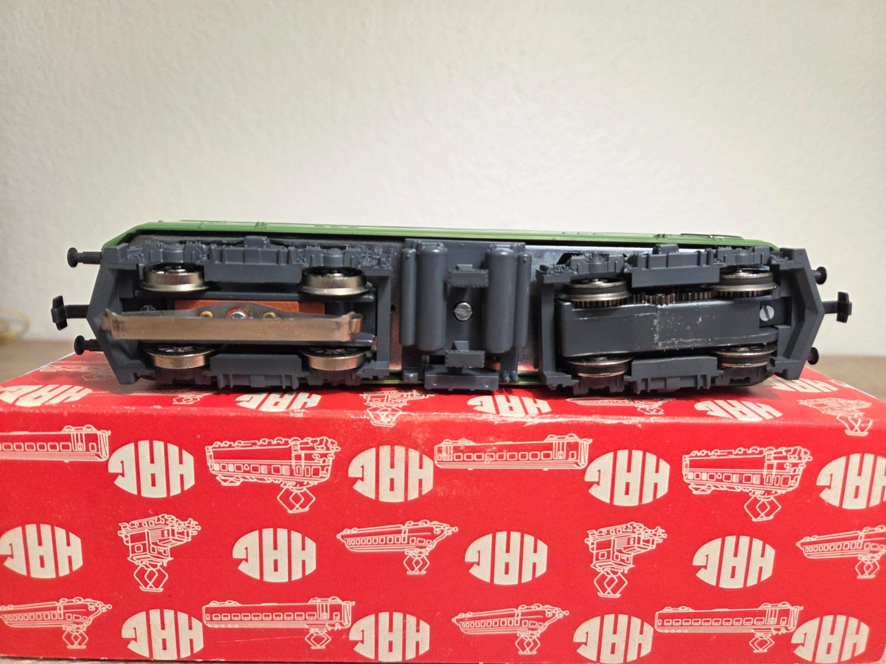Hag Modellini di ferrovie: Hag 225 E-Lok Re 4/4 SBB Digital H0 – Usato da St-Aubin-Sauges venduto da Lo_Go 5