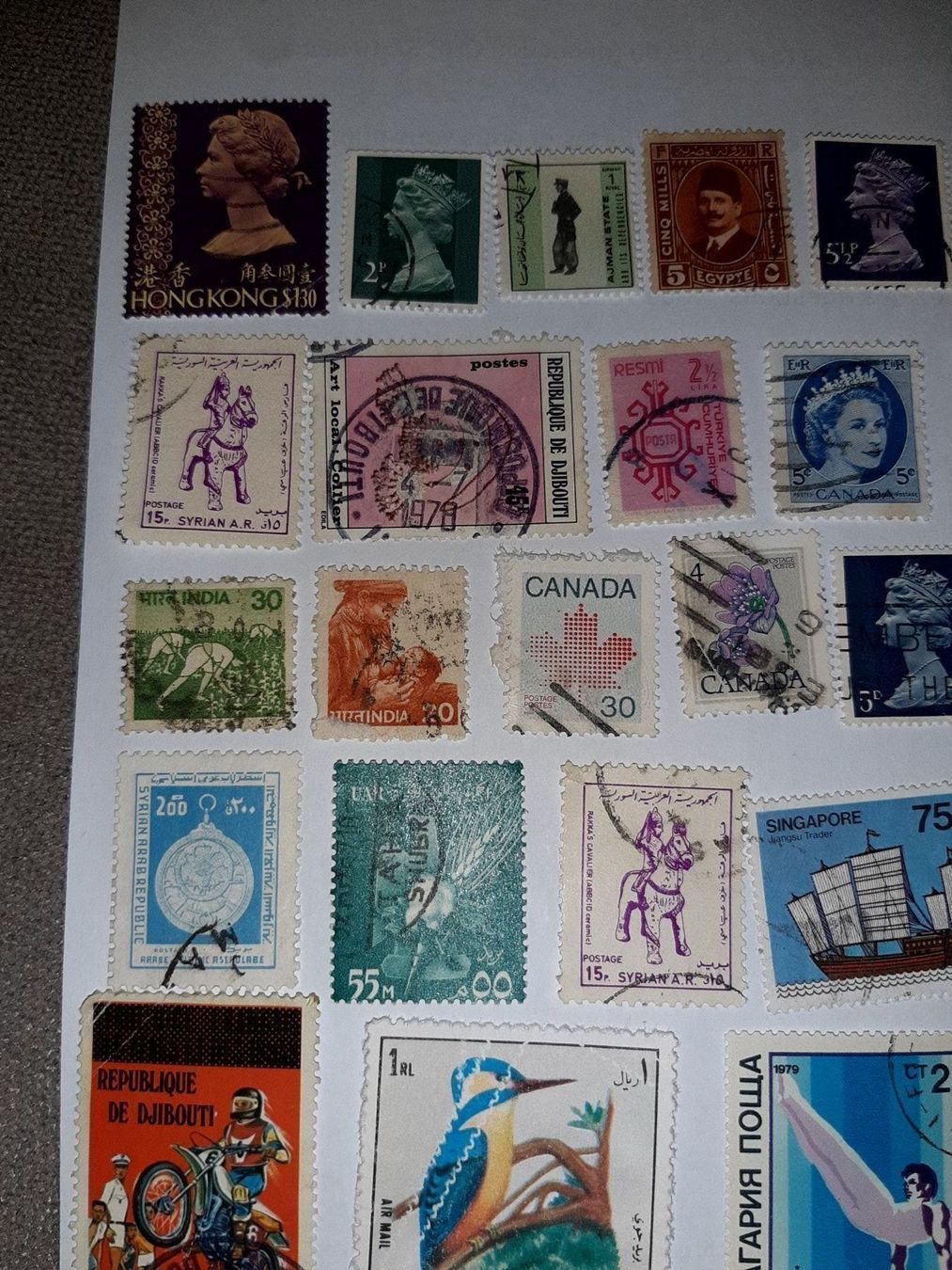 Tutti i francobolli: 32 timbres divers pays – Usato da Le locle venduto da juliensaran 1