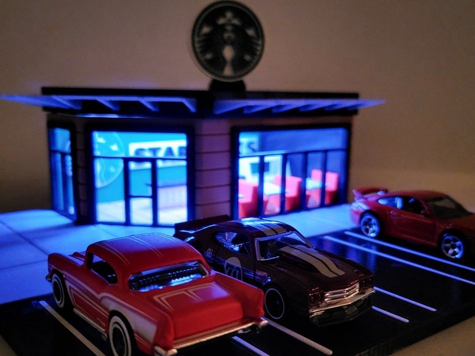Hot Wheels Modellini d'auto: Starbucks Café HotWheels avec LED – Nuovo (secondo la descrizione) da Le Crêt-p-Semsales venduto da mamy360 3