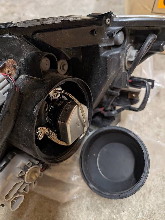 Fari: Scheinverfer Subaru Impreza Xenon R+L – Usato da Frauenfeld venduto da Yuriy 4