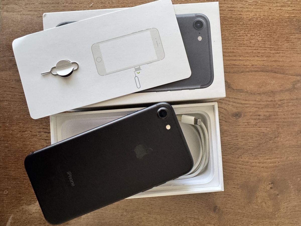 Apple Handys / Smartphones: iPhone 7 128GB mit verpackung – Gebraucht aus Dietikon von Leodnd 2