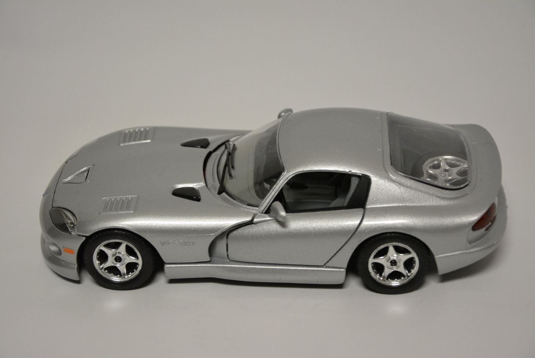 Bburago Modellini d'auto: Dodge Viper GTS , Bburago , 1:24 – Usato da Goldach venduto da Feivel9