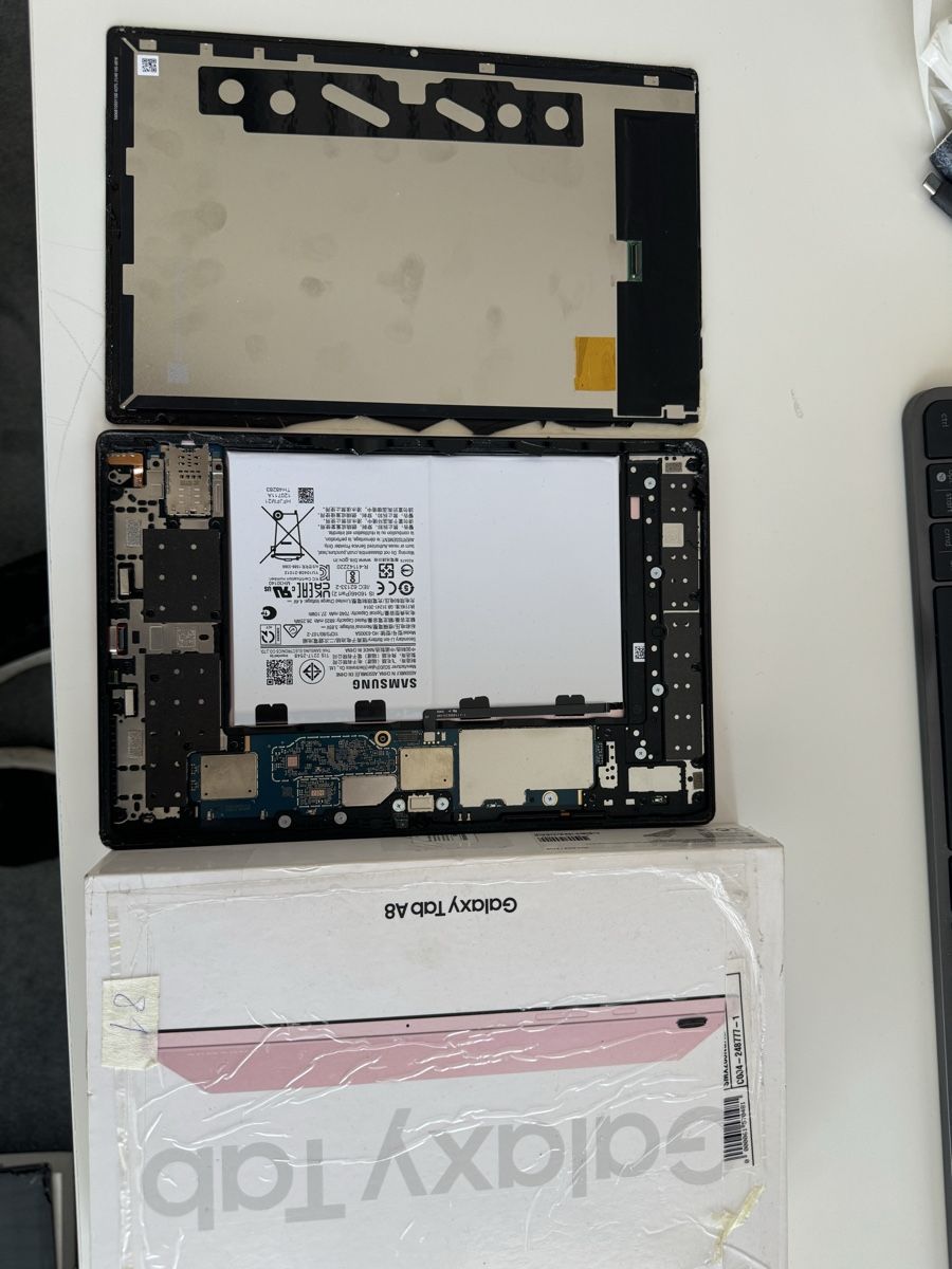 Samsung Tablet PC: 2 defekte Galaxy Tab A8 SM-X200 – Difettoso da Urdorf venduto da qendro1 3