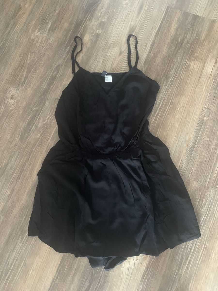 H&M Tute: H&M Jumpsuit – Usato da Emmen venduto da Bgucci_girl
