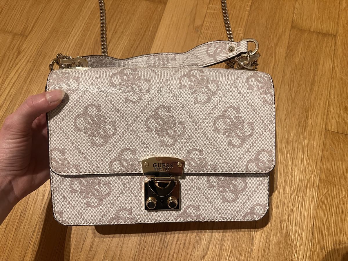 Guess Borse da donna: Guess Handtasche – Usato da Altdorf UR venduto da miriam19. 1