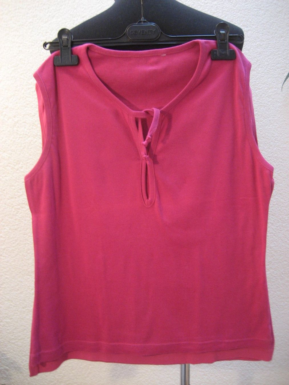 Top: Lot 2 tops taille XL – Nuovo (secondo la descrizione) da Delémont venduto da marryb