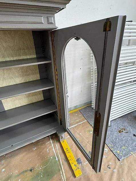 Vetrine: Massive Holz Vitrine – Usato da Muttenz venduto da Gucci2005 7
