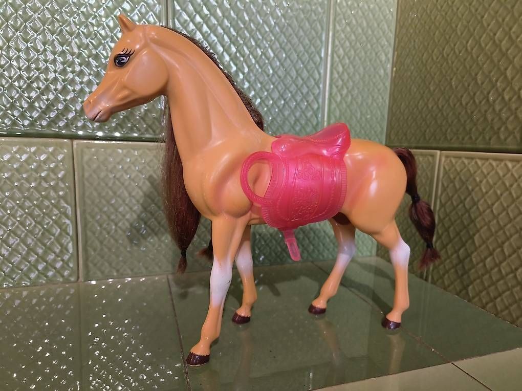 Giocattoli: Barbie Pferd braun mit Sattel – Usato da Hemmental venduto da speed-shop 1