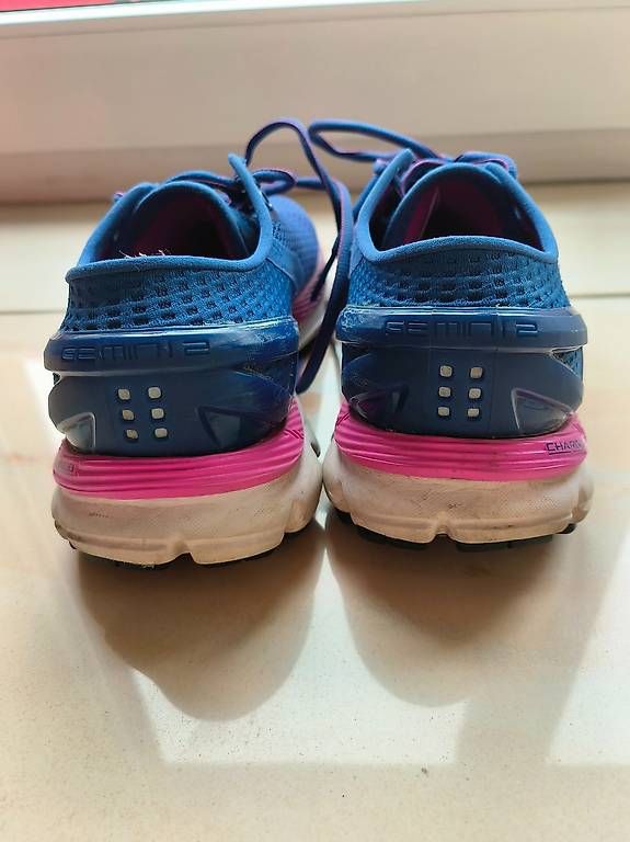 Under Armour Scarpe da donna: Paire de Chaussures Under Armour – Usato da Grône venduto da mmaye 2