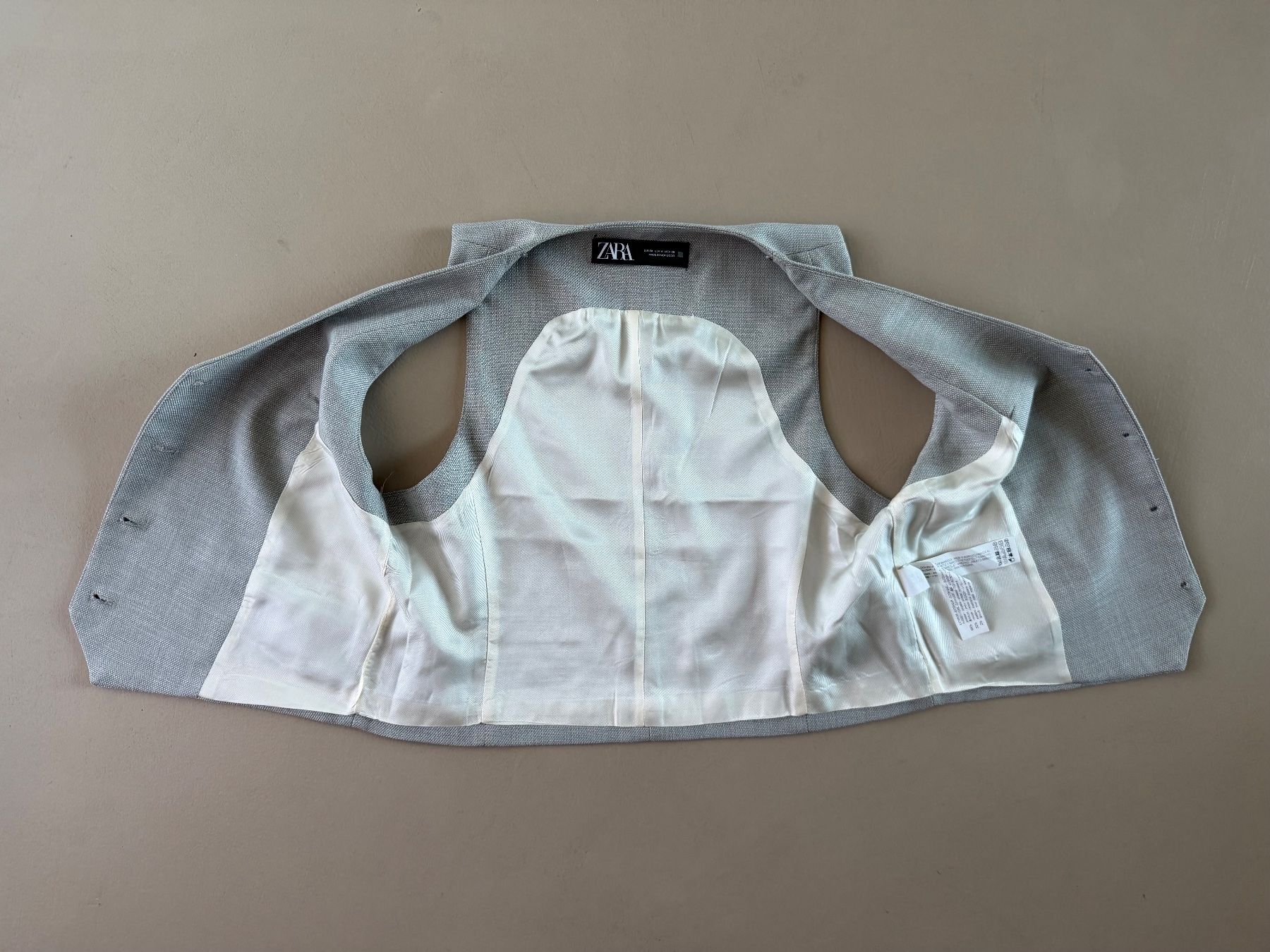 Zara Gilets: hellgraues ZARA Gilet 🩶 – D'occasion à zürich par vintage12 3