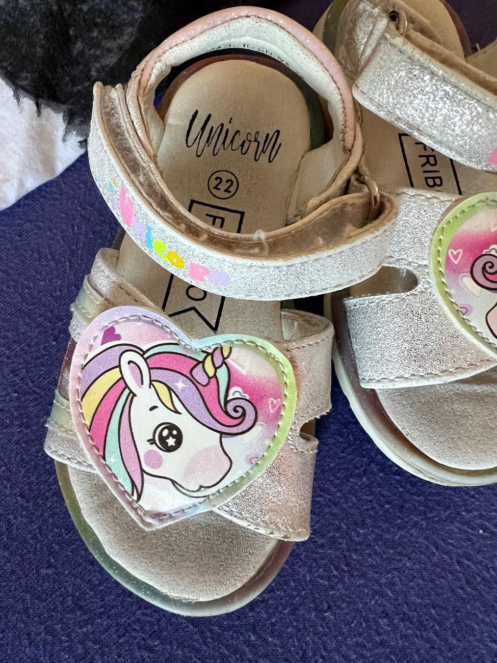 Chaussures filles: Einhorn Glitzer Sandalen – D'occasion à Thalwil par lom_858j 1