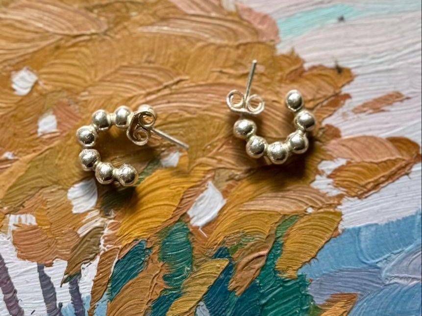 Orecchini pendenti & Orecchini a lobo: Unique Silver Beaded Hoop Earrings, 950 Silver – Nuovo (secondo la descrizione) da Zürich venduto da olalinda