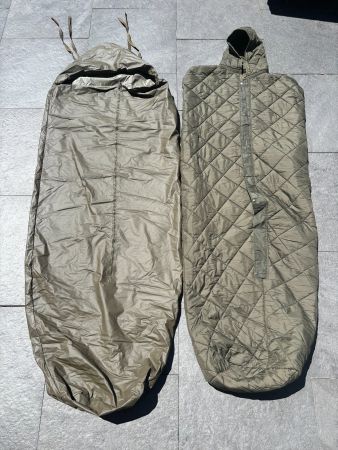 Militärschlafsack mit Hülle