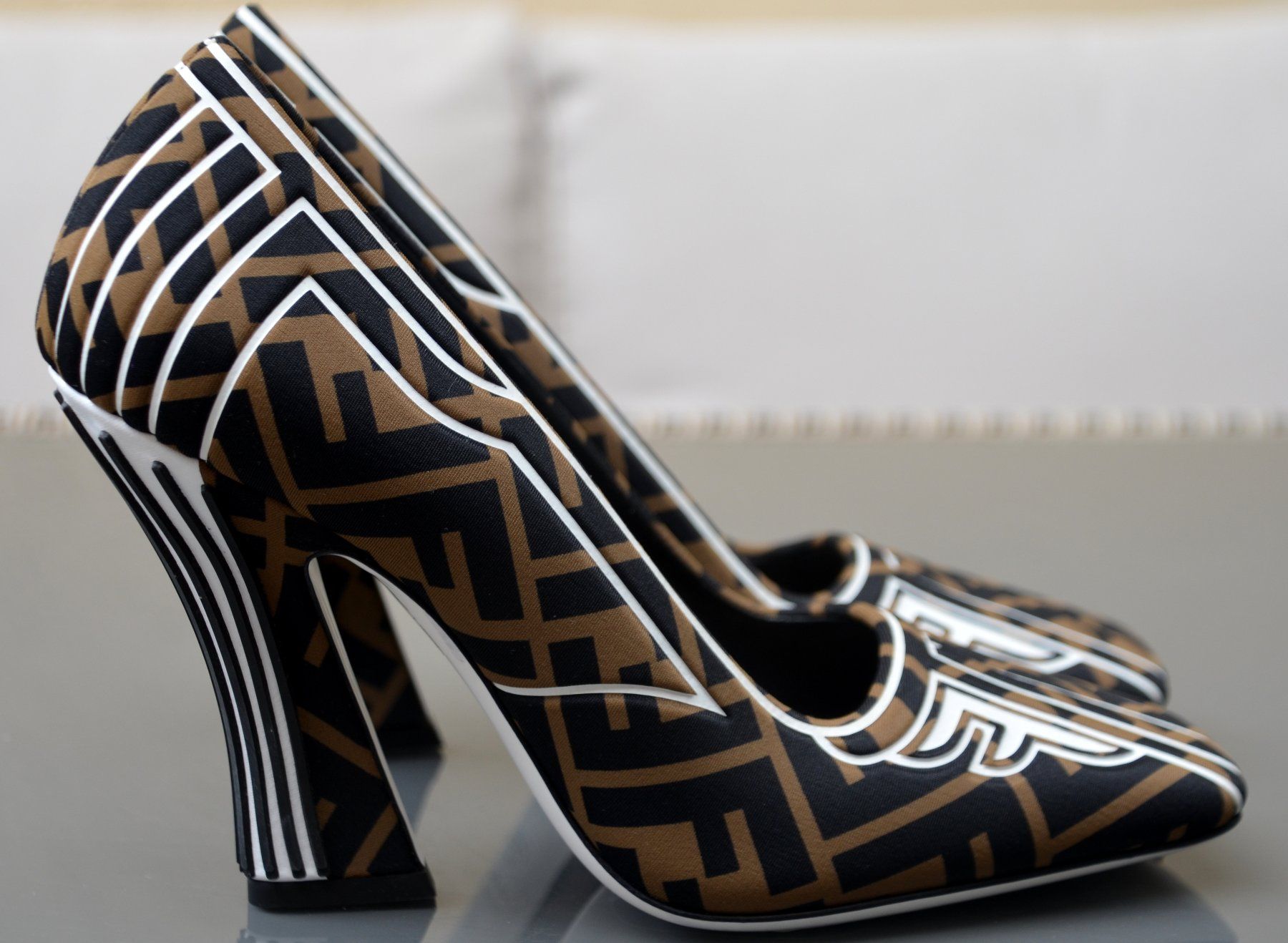 Fendi Damenschuhe: Pumps Fendi FFreedom 37,5 – Gebraucht aus Collonges von arashee 5