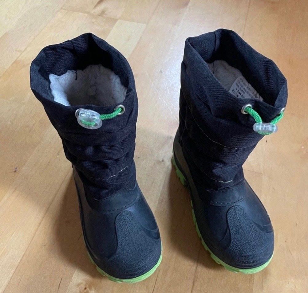 Scarpe per ragazzi: Schneestiefel, Winterstiefel Gr 27 – Usato da Hüntwangen venduto da fra_7nd2