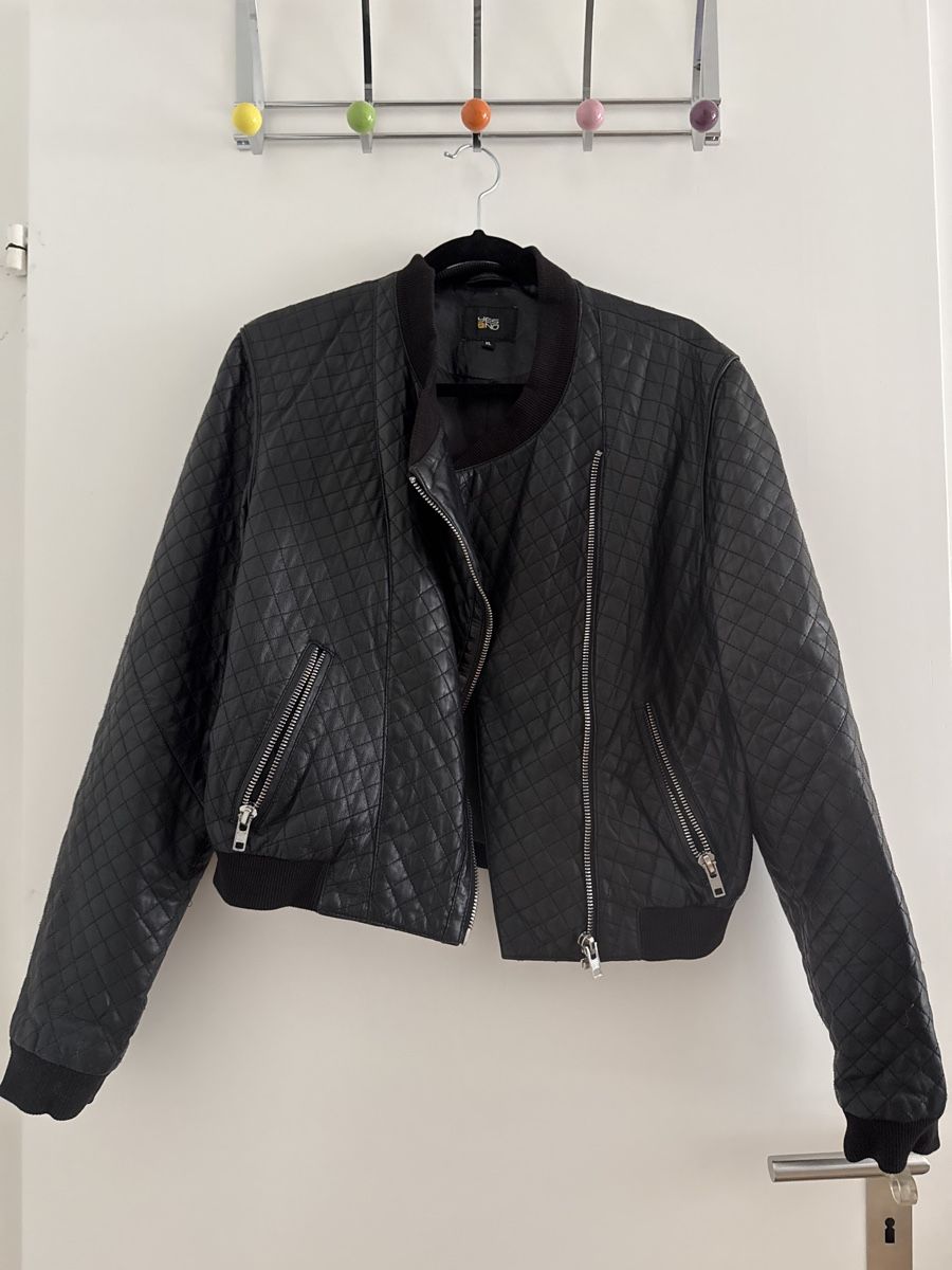Yes Or No Vestes: Jacke – Neuf avec emballage d'origine à Chur par dur_nk5h