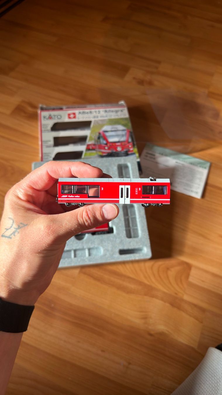 Kato Modelleisenbahnen: Kato RhB Allegra Analog – Gebraucht aus Préverenges von chrisch111 3