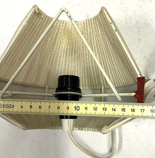 Lampade: Kleine Wandlampe mit Bastband – Usato da Zürich venduto da gigimai67 4