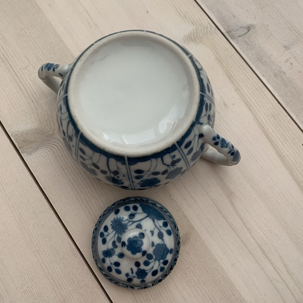 Zuckerdosen: Zuckerdose mit Blau-Weiss Muster – Gebraucht aus Hinteregg von GARANTA 5