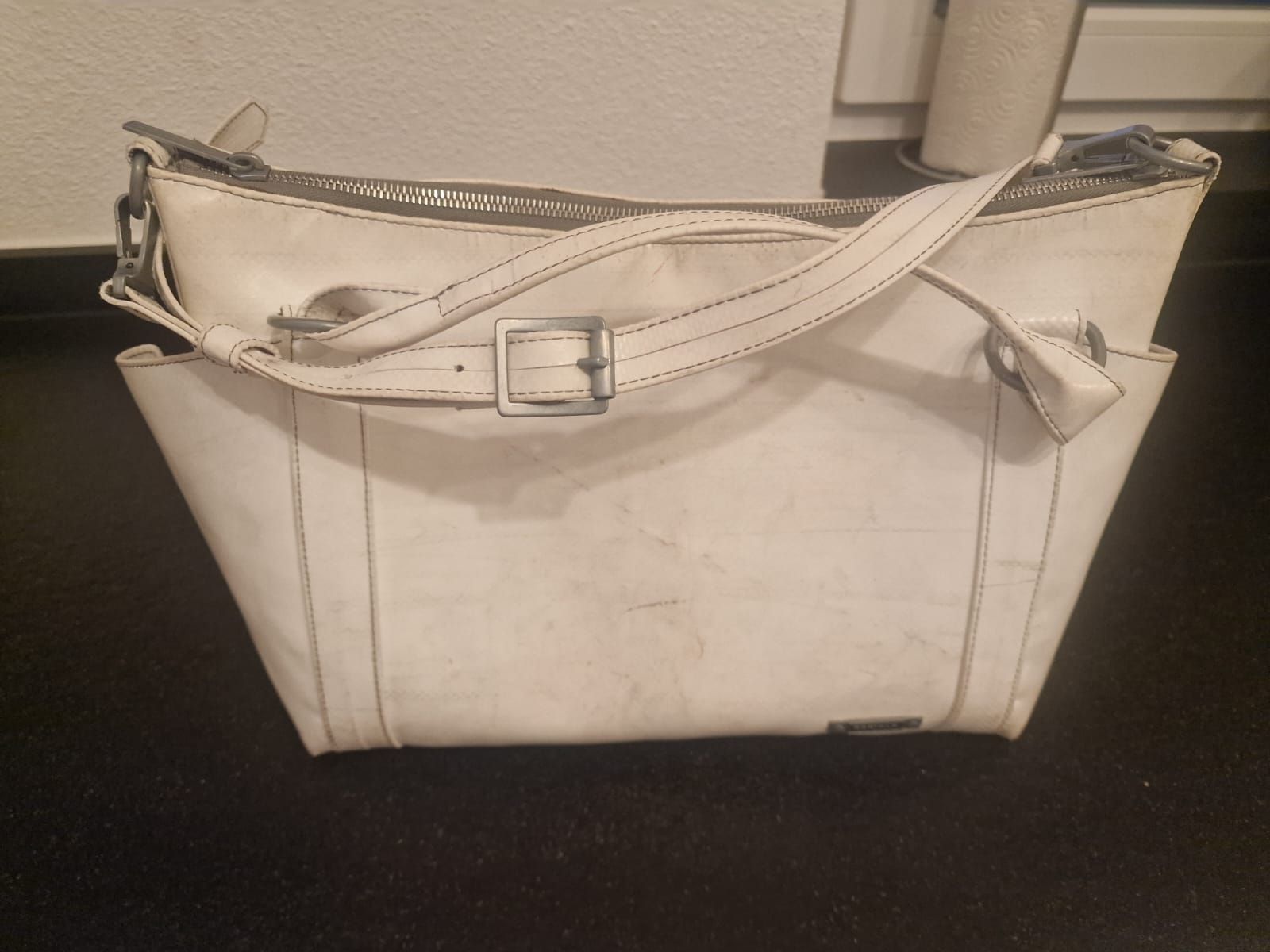 Freitag Borse da donna: Weisse Freitagtasche austen – Nuovo (secondo la descrizione) da Visperterminen venduto da heinzi_02 1