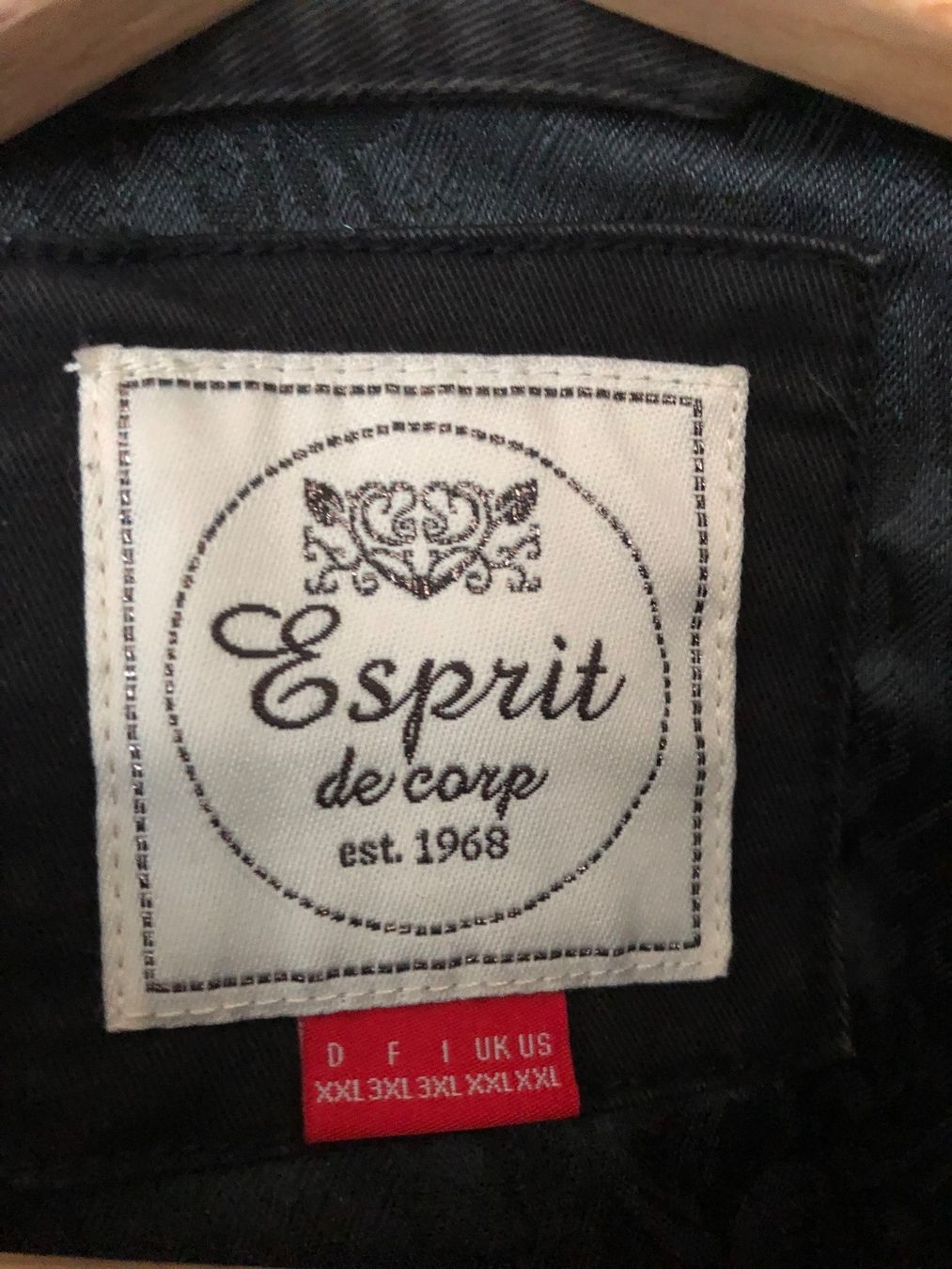 Esprit Giacche: Esprit Damenjacke schwarz Grösse XXL – Usato da Buchs SG venduto da Vrenilein 3