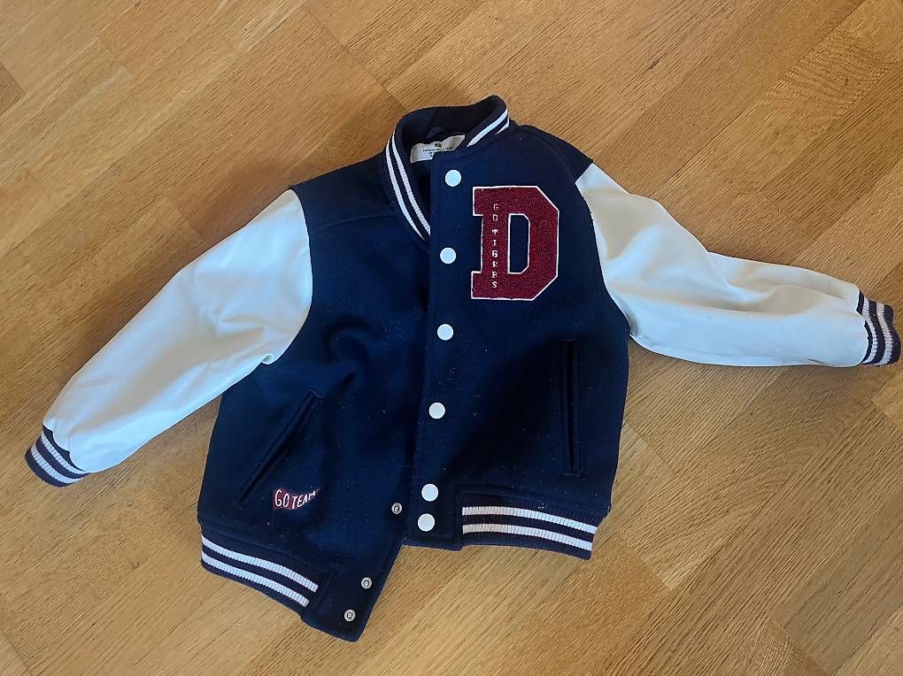Giacche & Cappotti: College Jacke 98/104 – Usato da Zürich venduto da VeronikaMorach