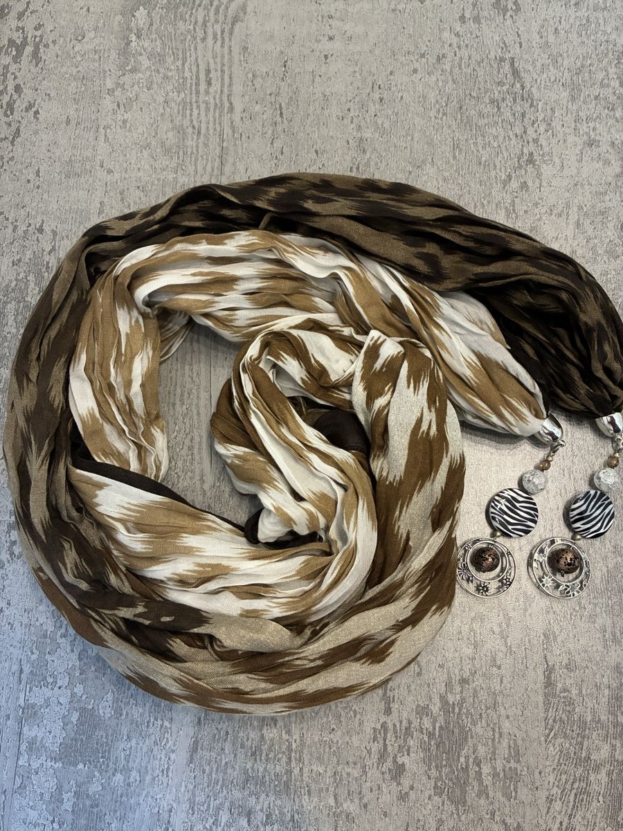 Foulard & Sciarpe: Schal mit Schmuckelementen – Nuovo (secondo la descrizione) da Niederglatt ZH venduto da Gotthelf23