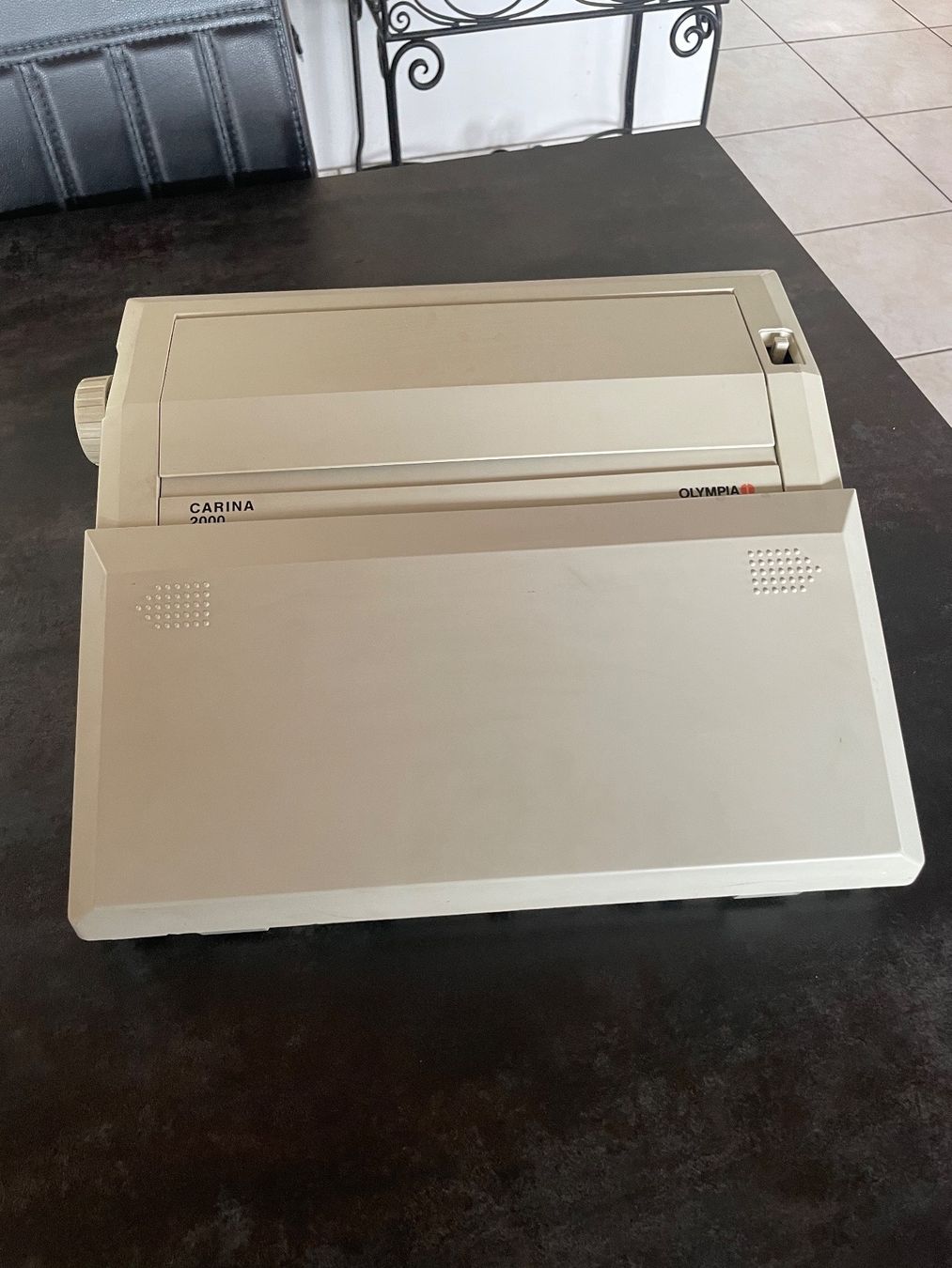 Schreibmaschinen: Ancienne Machine à Écrire Olympia Carina 2000 – Gebraucht aus Vallamand von Bricbracbroc82 1