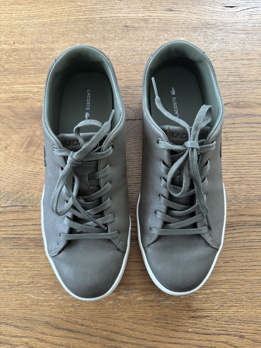 Lacoste Damenschuhe: Sneaker Lacoste oliv Grösse 40.5 gebraucht – Gebraucht aus Küssnacht am Rigi von Belli_12 5