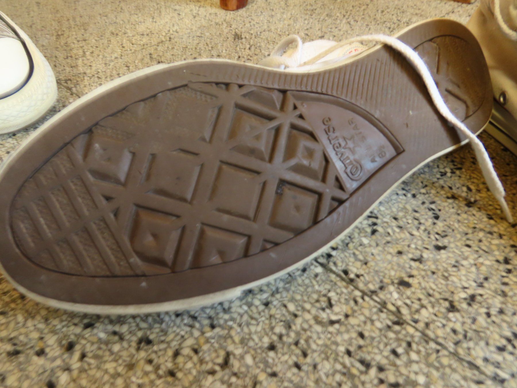Converse Scarpe da uomo: Converse All Star blanches 42 comme neuves – Usato da Carouge GE venduto da lorelore1964 3