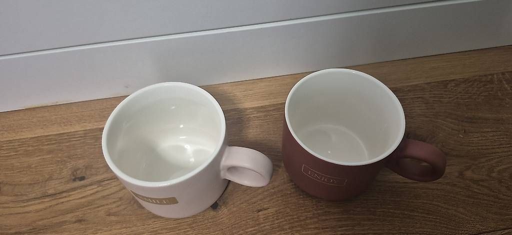 Tazze: 2 Tassen mit schönem Design – Usato da Ennetbaden venduto da dom_5nlb 3