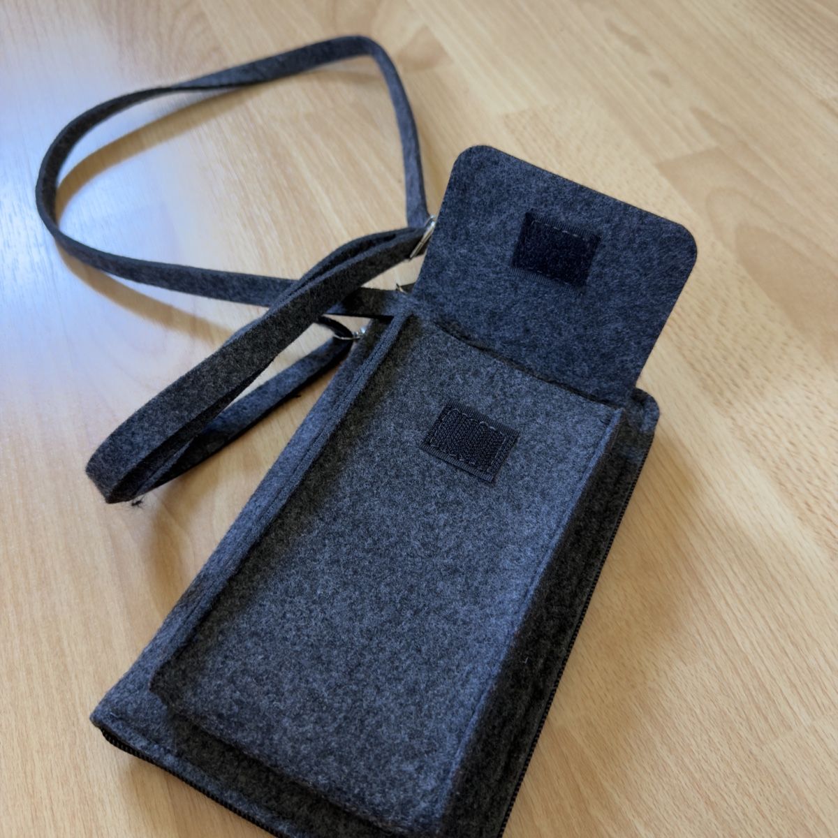 Borse: Handytasche Filz Grau mit vielen Fächern NEU – Nuovo (secondo la descrizione) da Widnau venduto da kustercarmen 9