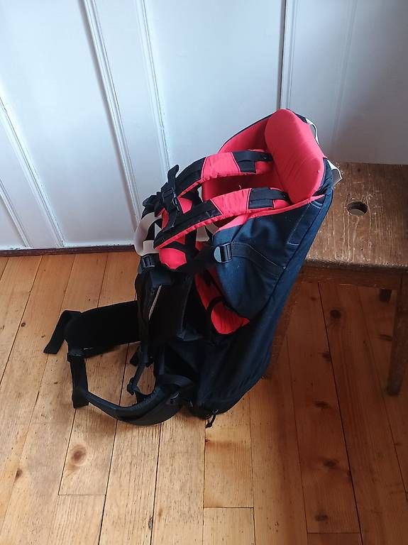 Porte-bébés ventraux & dorsaux: Sac portage enfant – D'occasion à Crésuz par fredmeier