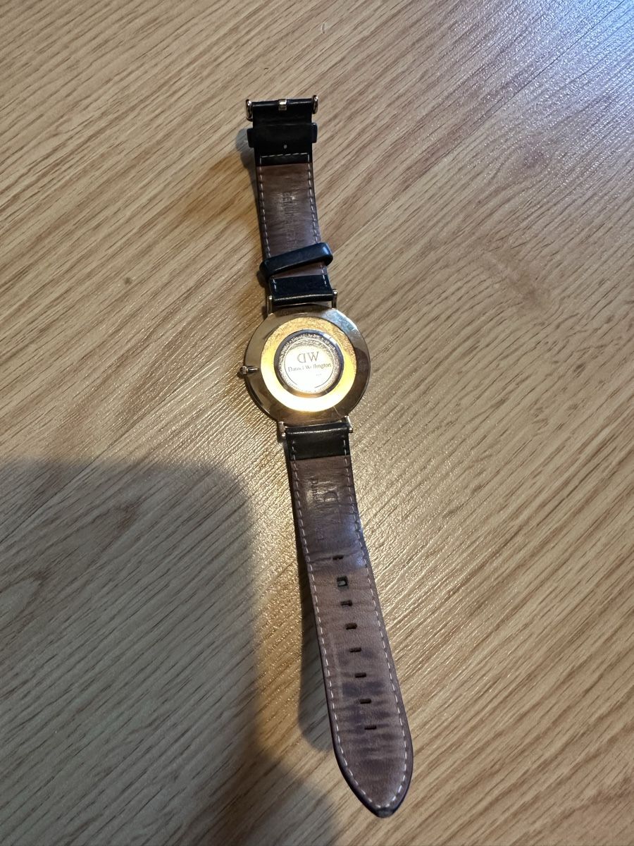 Daniel Wellington Orologi: Daniel Wallington Uhr – Usato da Münsingen venduto da Secondhand89 1
