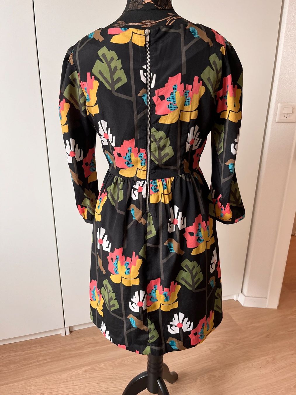 Vestiti: Fossil Kleid mit Blumenmuster Grösse M neuwertig – Usato da Frenkendorf venduto da klourenco 3